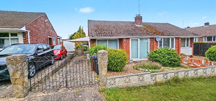 1 Bedroom Semi-Detached Bungalow For Sale In Mendip Road, Northampton, NN5