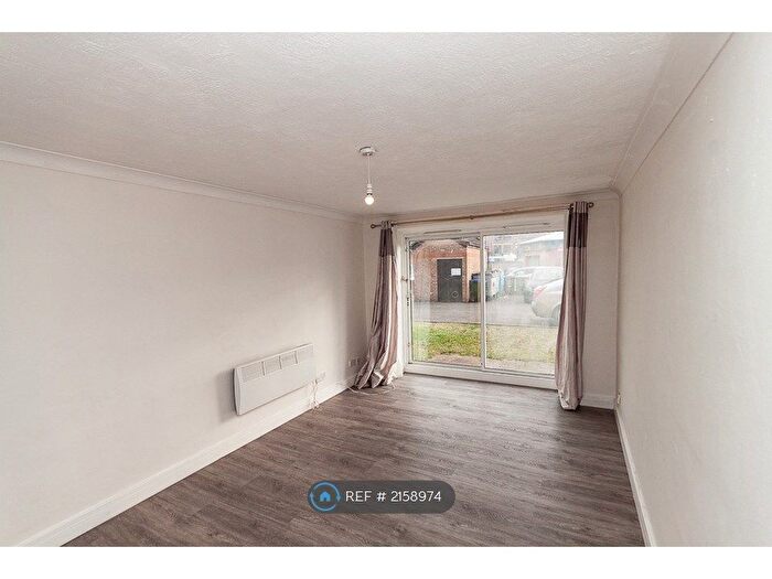 3 Bedroom Flat To Rent In Sycamore Court, Erith, DA8