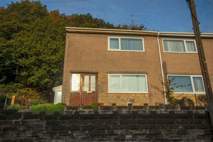 3 Bedroom End Of Terrace House To Rent In Shelone Road, Briton Ferry, Neath, SA11