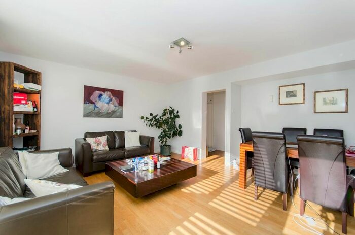 2 Bedroom Flat To Rent In High Street Wimbledon, London SW19