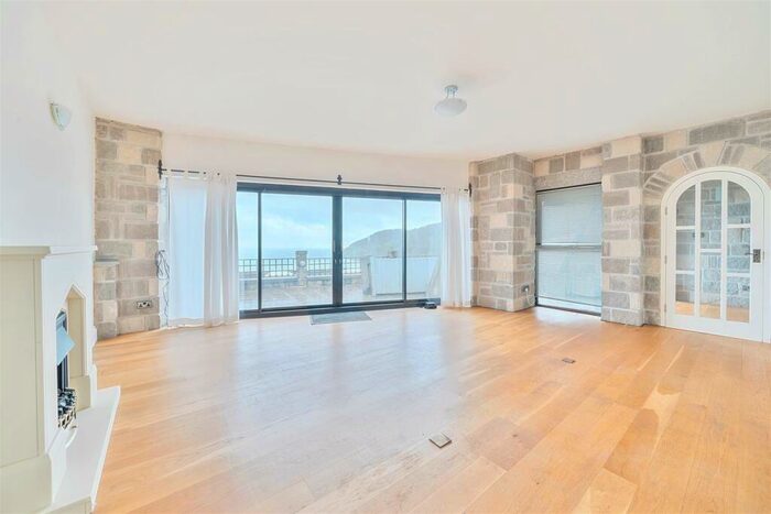 3 Bedroom Apartment For Sale In The Fort, Cawsand, Torpoint, PL10