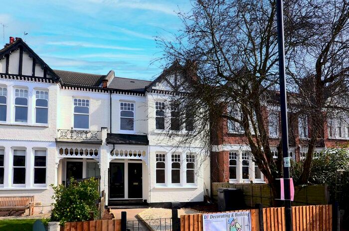 3 Bedroom Maisonette To Rent In Salford Road, Streatham Hill, London, SW2