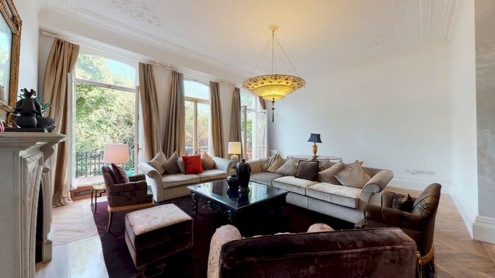 2 Bedroom Flat To Rent In Redcliffe Square, London, SW10