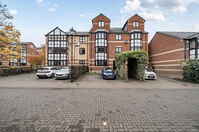 1 Bedroom Flat For Sale In Town Centre, Berkshire, RG1