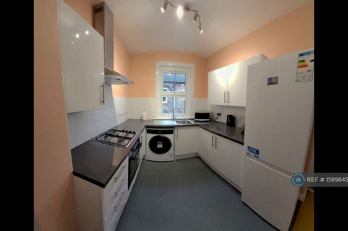 2 Bedroom Maisonette To Rent In Blyth Road, London, E17