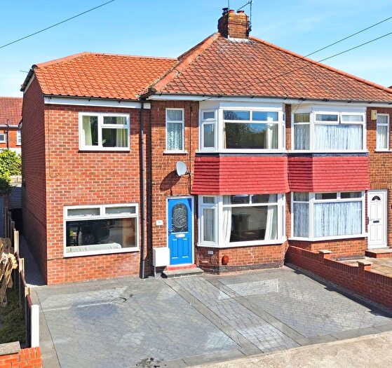 4 Bedroom Semi Detached House For Sale In Meadowfields Drive, York, YO31