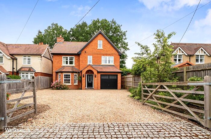 5 Bedroom Detached House For Sale In Dorchester Road, Hook, Hampshire, RG27