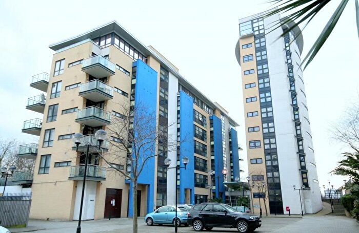 2 Bedroom Apartment For Sale In Westferry Road, London, E14