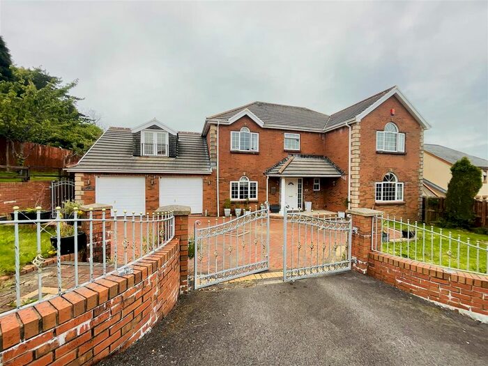 4 Bedroom Detached House For Sale In Brodawel, Llannon, Llanelli, SA14