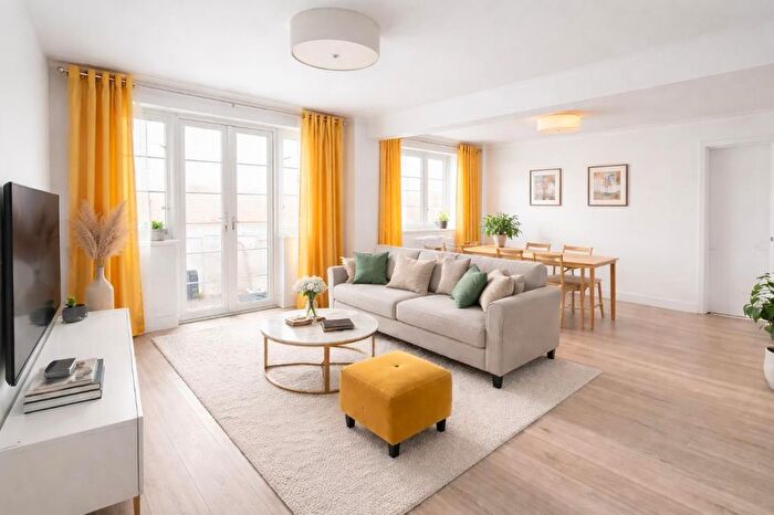 2 Bedroom Flat To Rent In Ashford Road, London, NW2