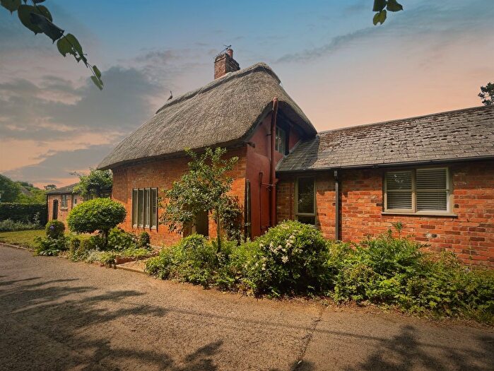 4 Bedroom Detached House For Sale In The Green, Ashorne, Warwick, CV35