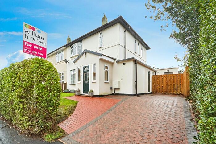 3 Bedroom Semi-Detached House For Sale In Raynel Drive, Leeds, LS16