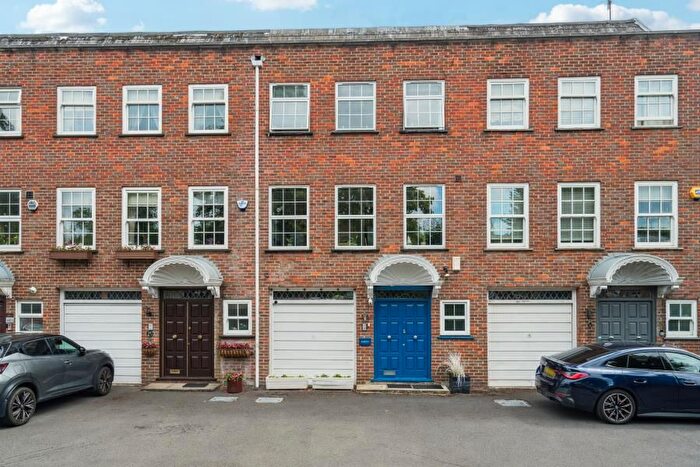 4 Bedroom Terraced House To Rent In Dene Road, Northwood, HA6