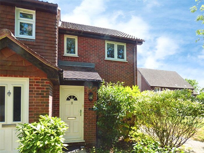 2 Bedroom End Of Terrace House For Sale In Leatherhead Gardens, Hedge End, Southampton, SO30