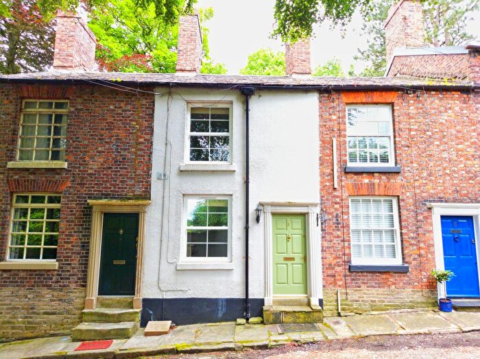 2 Bedroom Cottage To Rent In Spring Gardens, Macclesfield, SK10