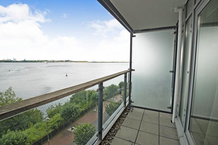 2 Bedroom Flat To Rent In Dovercourt House, Ferry Court, Cardiff, CF11
