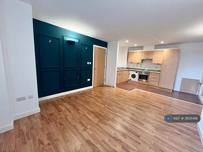 2 Bedroom Flat To Rent In Queens Road, Nottingham, NG2