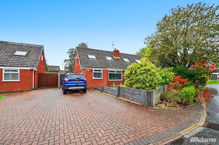 3 Bedroom Semi Detached Bungalow For Sale In Trenance Close, Runcorn, WA7