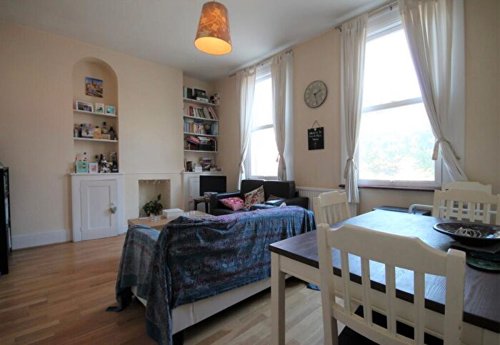 2 Bedroom Flat To Rent In Fortess Road, Kentish Town, NW5