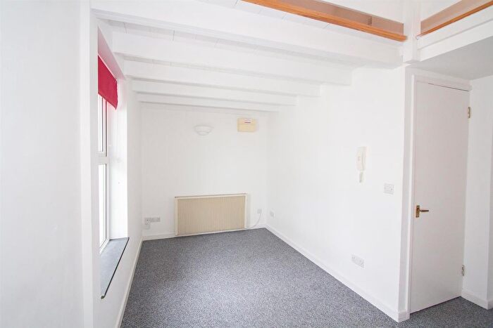 1 Bedroom Flat To Rent In Pednolver Terrace, St. Ives, TR26