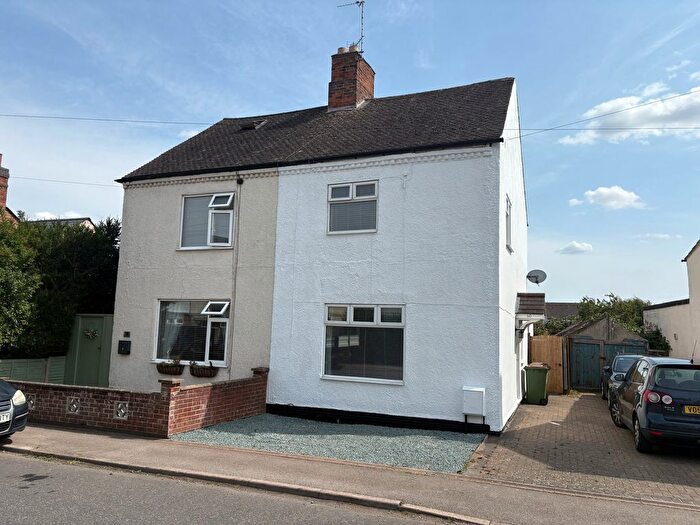 3 Bedroom Semi-detached House For Sale In Hinckley Road, Stoney Stanton, Leicester, LE9