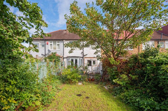 3 Bedroom Semi-Detached House For Sale In Longley Road, Tooting, London, SW17