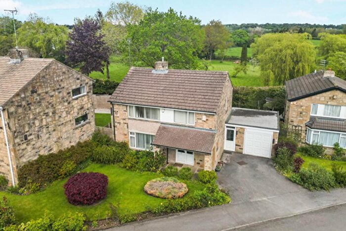 4 Bedroom Detached House For Sale In Ludolf Drive, Shadwell, Leeds, LS17