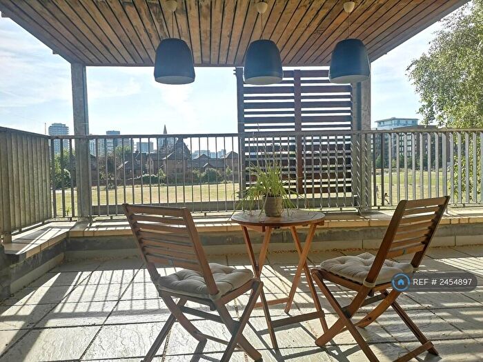 2 Bedroom Flat To Rent In Stainsby Road, London, E14