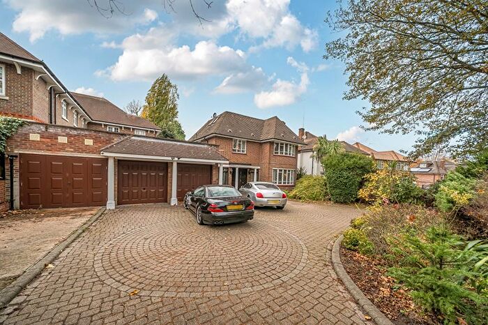 5 Bedroom Detached House For Sale In Dollis Avenue, Finchley, N3