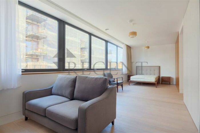 Apartment To Rent In Mono Tower, Penn Street, N1