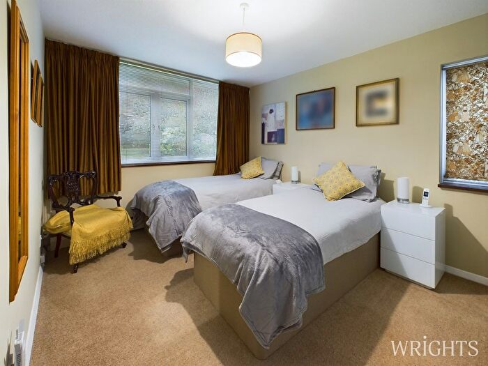 4 Bedroom Detached House For Sale In The Holdings, Hatfield, AL9