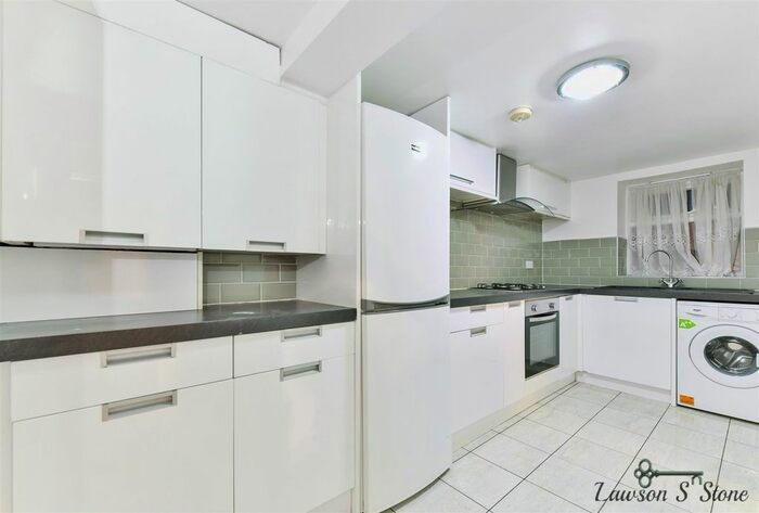 2 Bedroom Flat To Rent In Parkfield Road, London, SE14