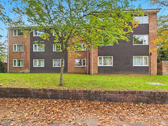 2 Bedroom Flat For Sale In Kingswood Court, Southcote Road, Reading, RG30