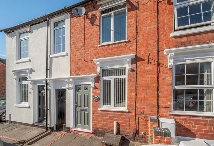 3 Bedroom Terraced House To Rent In Broad Street, Kingswinford, DY6