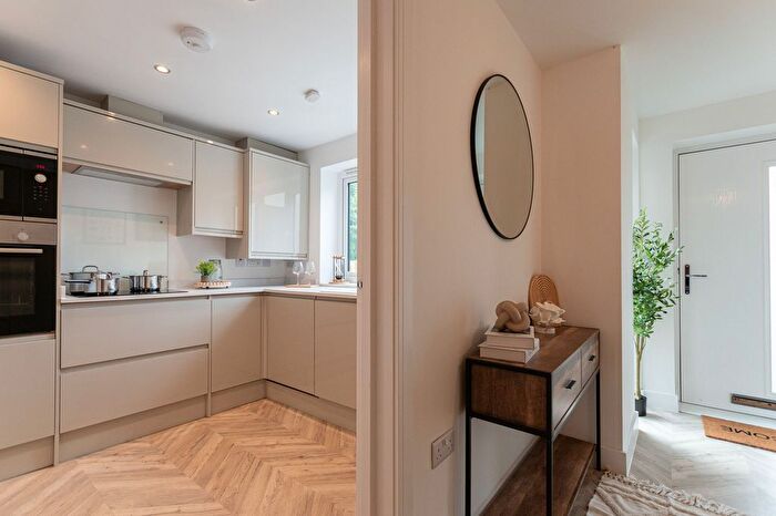 3 Bedroom Semi-Detached House For Sale In Siren Close, Birchwood, WA3 - Photo 7