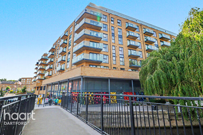 2 Bedroom Apartment For Sale In Oldfield Place, Dartford, DA1
