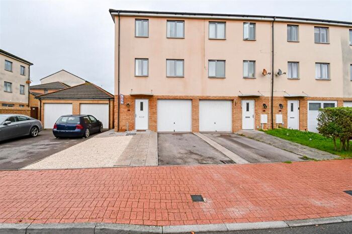 3 Bedroom End Of Terrace House For Sale In Heol Y Porthladd, Barry, CF63
