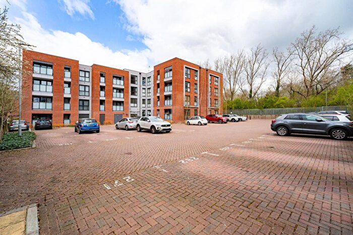 1 Bedroom Flat For Sale In Heaton House, WD6