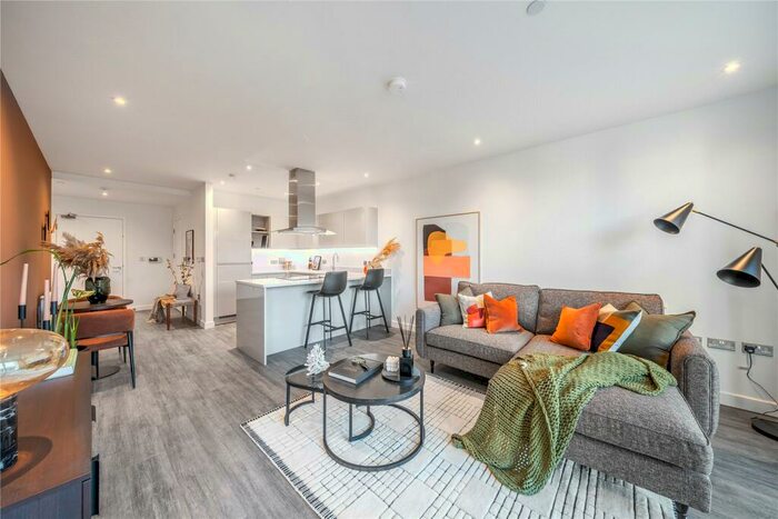 3 Bedroom Apartment To Rent In Dawes Street, London, SE17