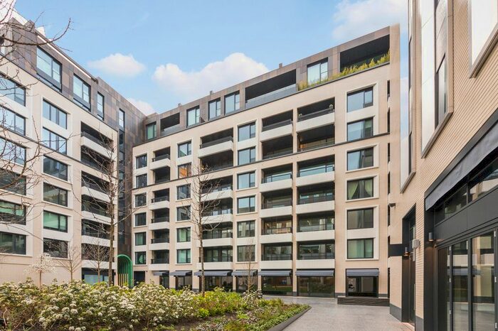 2 Bedroom Flat To Rent In Rathbone Place, Fitrovia, London, W1T