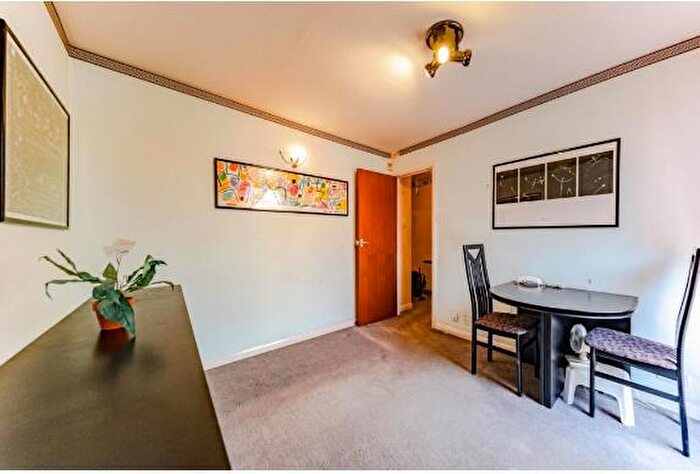 1 Bedroom Apartment To Rent In Quilting Court, London, SE16