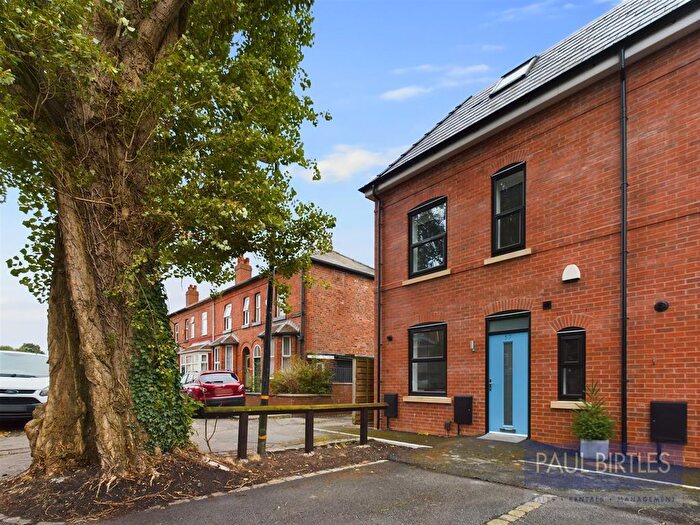 3 Bedroom End Of Terrace House To Rent In Poplar Grove, Urmston, Manchester, M41