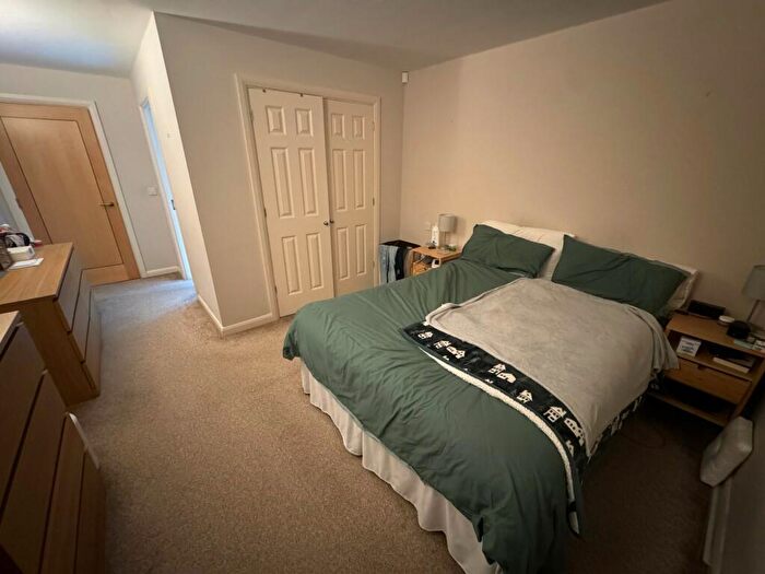 2 Bedroom Apartment To Rent In Deanery Road, BS1