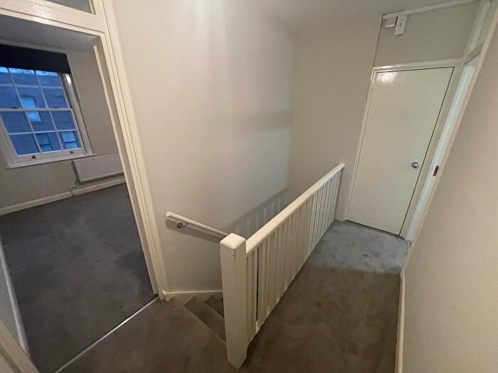 1 Bedroom Flat To Rent In Royley House, Old Street, London, Greater London, EC1V