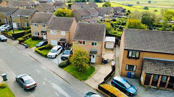 3 Bedroom Detached House For Sale In Bluebell Avenue, Penistone, S36