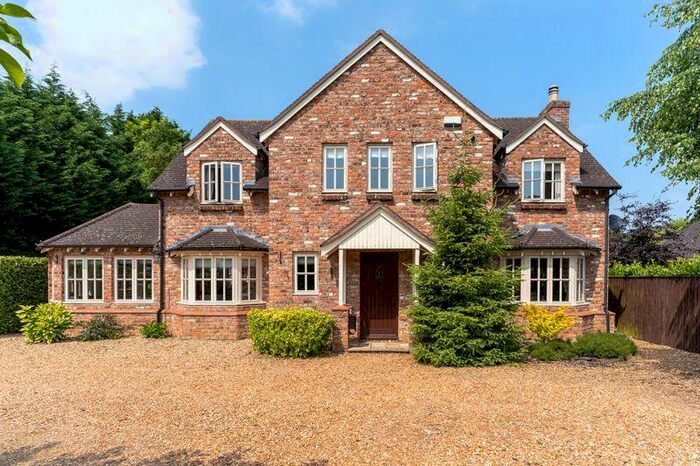 4 Bedroom Detached House For Sale In Barton Road, Wisbech, Cambridgeshire, PE13