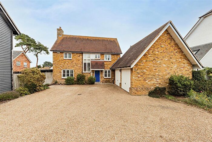 4 Bedroom Detached House For Sale In Chapman Fields, Cliffsend, Ramsgate, CT12