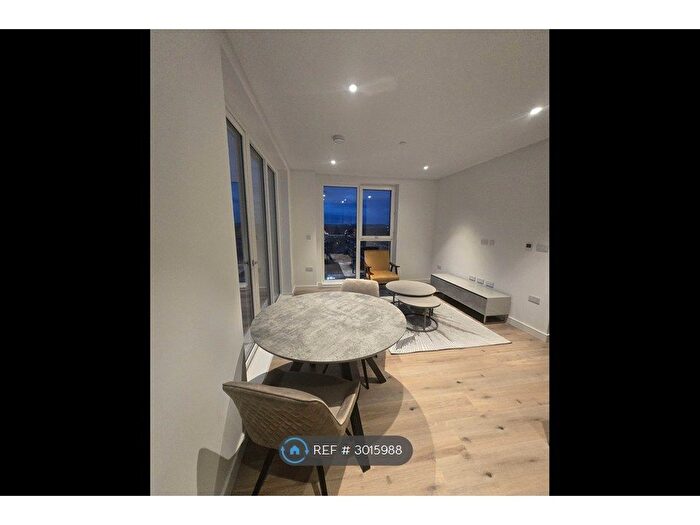 1 Bedroom Flat To Rent In Viola House, Southall, UB1
