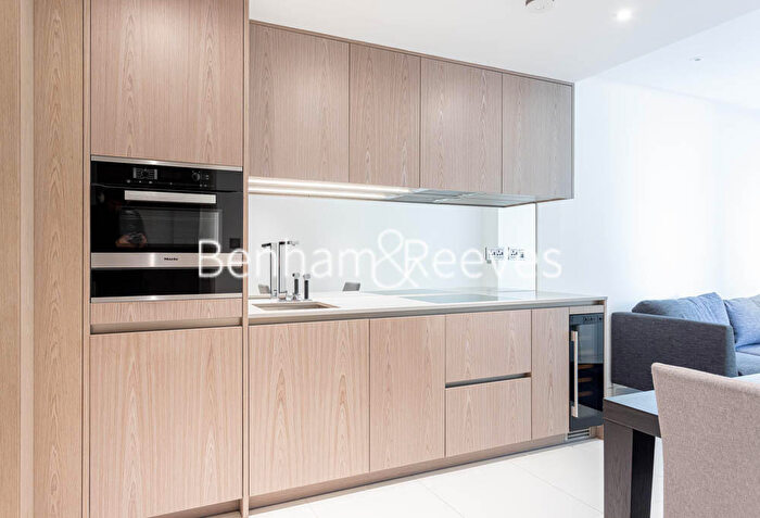 1 Bedroom Apartment To Rent In Sugar Quay, Water Lane, EC3R
