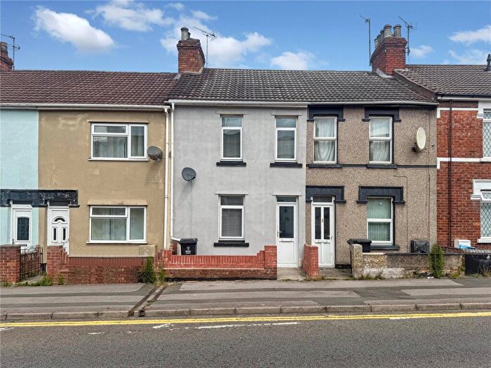 2 Bedroom Terraced House To Rent In Crombey Street, Swindon, Wiltshire, SN1